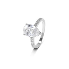 Load image into Gallery viewer, Emerald Pear Oval Cut Cubic Zirconia Rings