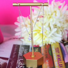 Load image into Gallery viewer, Simply Cubic Necklace
