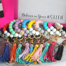 Load image into Gallery viewer, Beaded Keychain Bracelet
