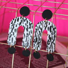 Load image into Gallery viewer, Black and White Earrings
