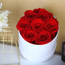 Load image into Gallery viewer, Preserved Red Roses in Basic Round Box
